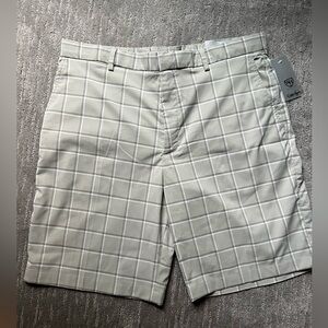 Walter Hagen Light Gray Checkered Men's Shorts